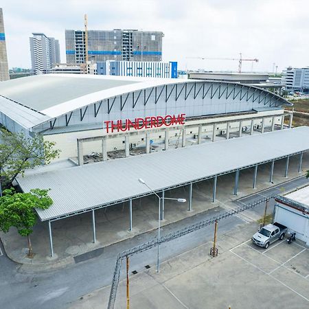Beige Poshtels + Netflix Hostel Bangkok Ngoại thất bức ảnh