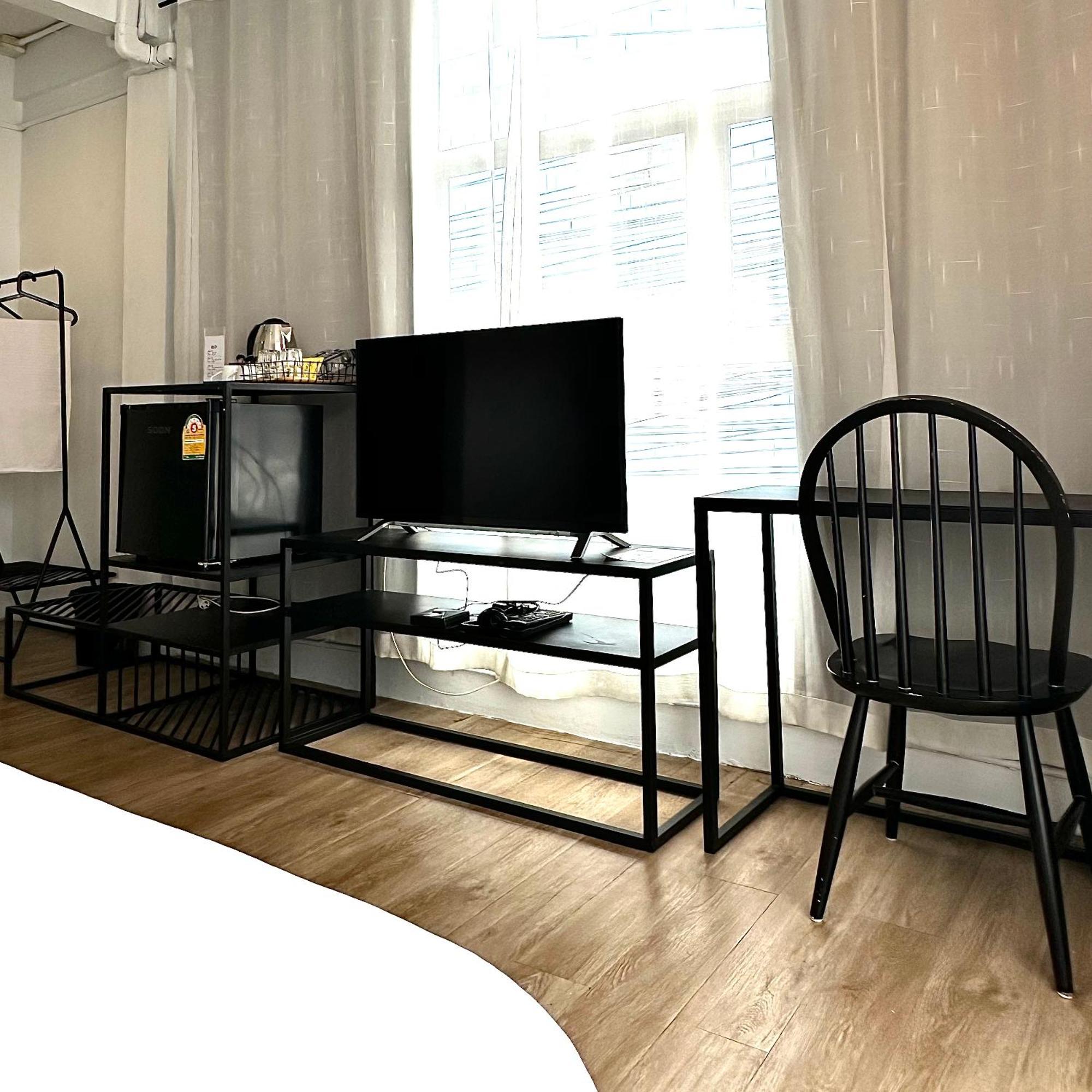 Beige Poshtels + Netflix Hostel Bangkok Ngoại thất bức ảnh