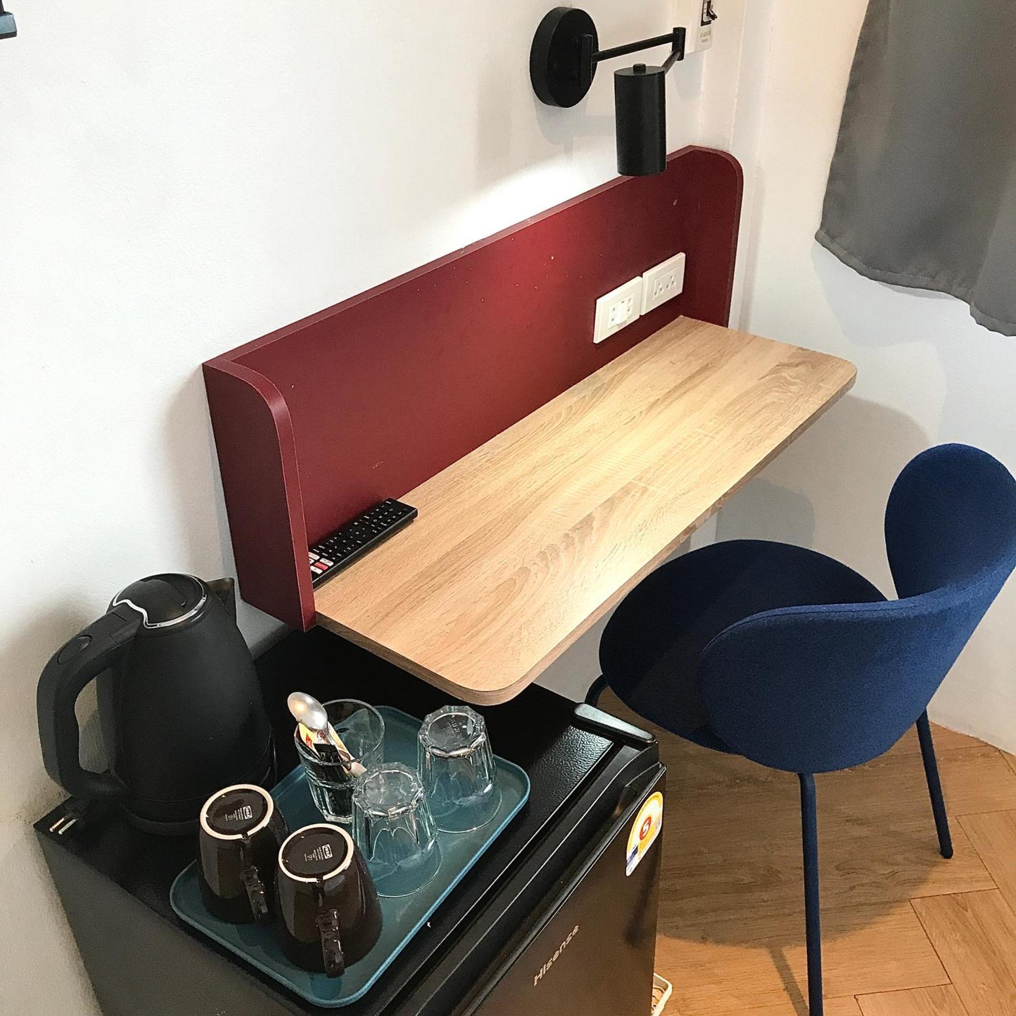 Beige Poshtels + Netflix Hostel Bangkok Ngoại thất bức ảnh