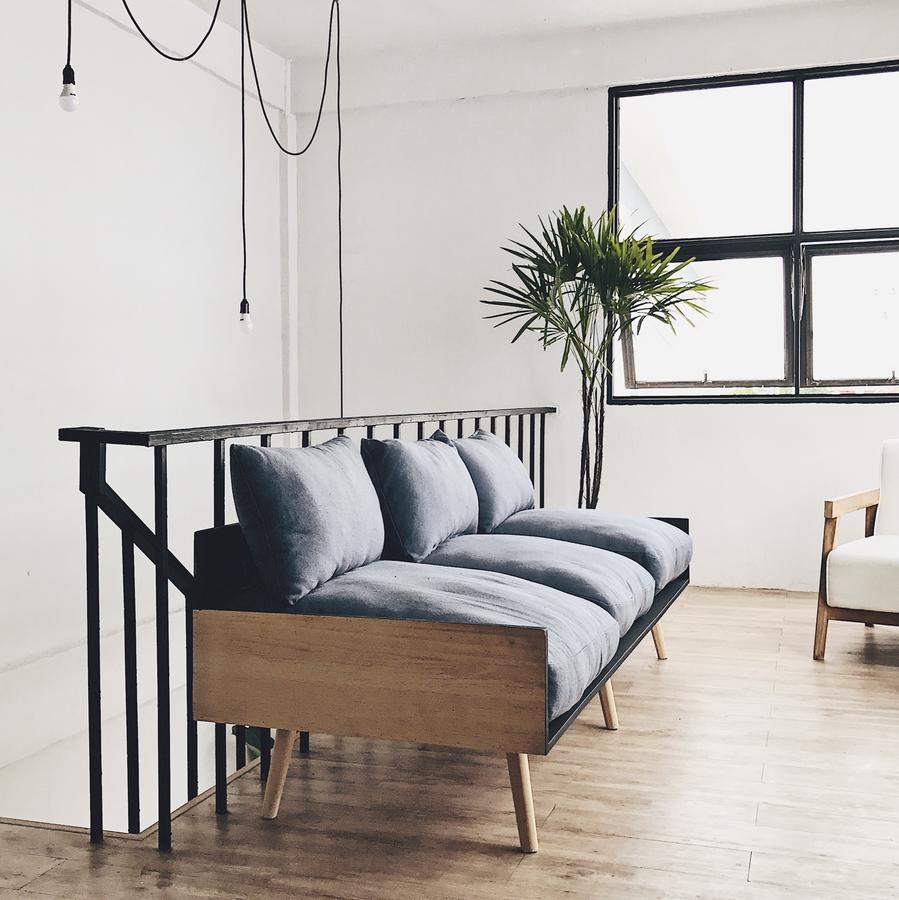 Beige Poshtels + Netflix Hostel Bangkok Ngoại thất bức ảnh