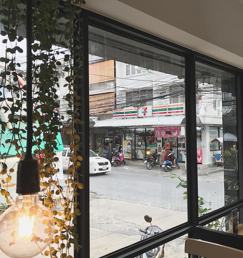Beige Poshtels + Netflix Hostel Bangkok Ngoại thất bức ảnh