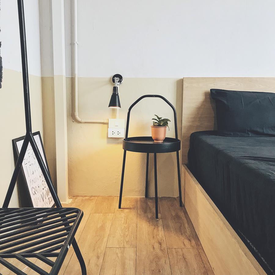 Beige Poshtels + Netflix Hostel Bangkok Ngoại thất bức ảnh