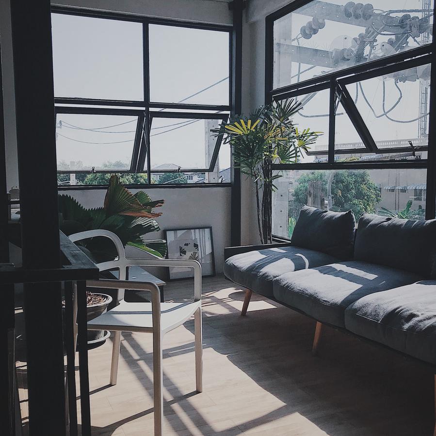 Beige Poshtels + Netflix Hostel Bangkok Ngoại thất bức ảnh