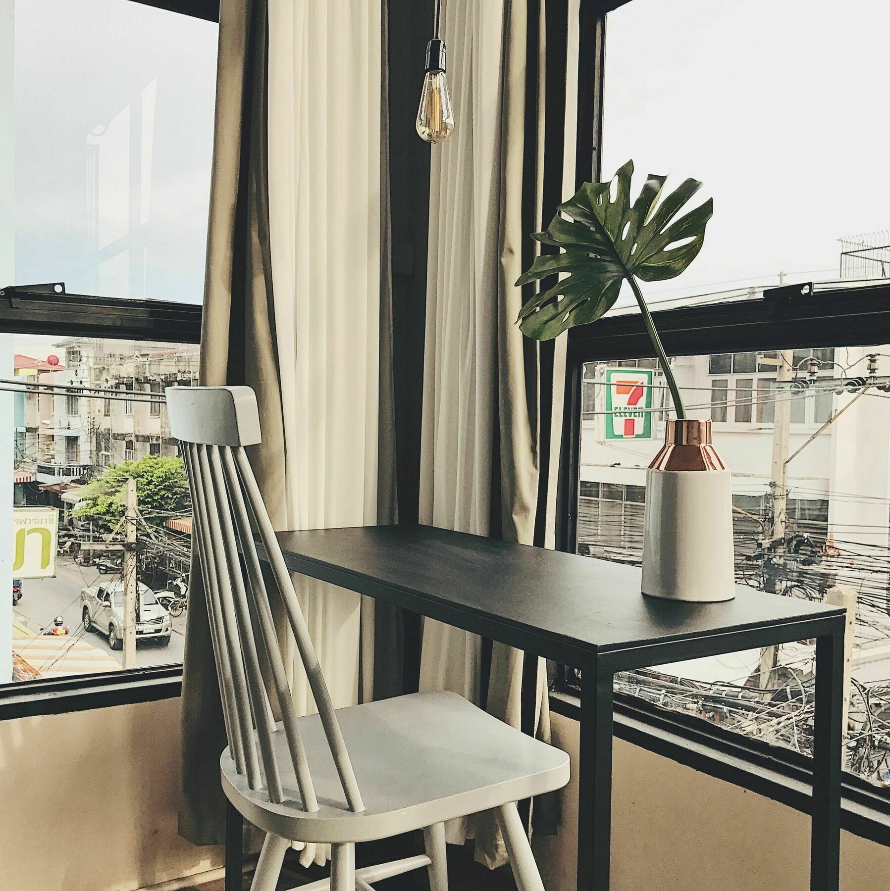 Beige Poshtels + Netflix Hostel Bangkok Ngoại thất bức ảnh